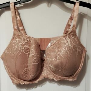 BXE TAN WITH LACE 42D UNDERWIRE NWOT BRA LINED FULL SUPPORT